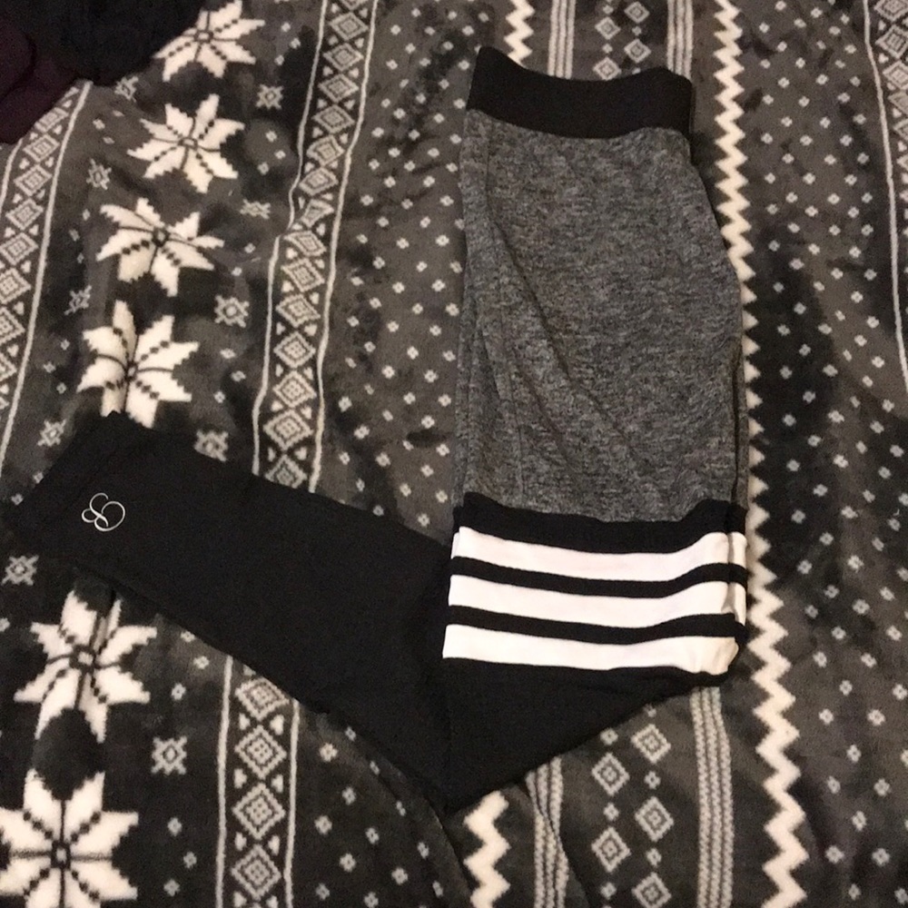NWOT Bombshell Leggings